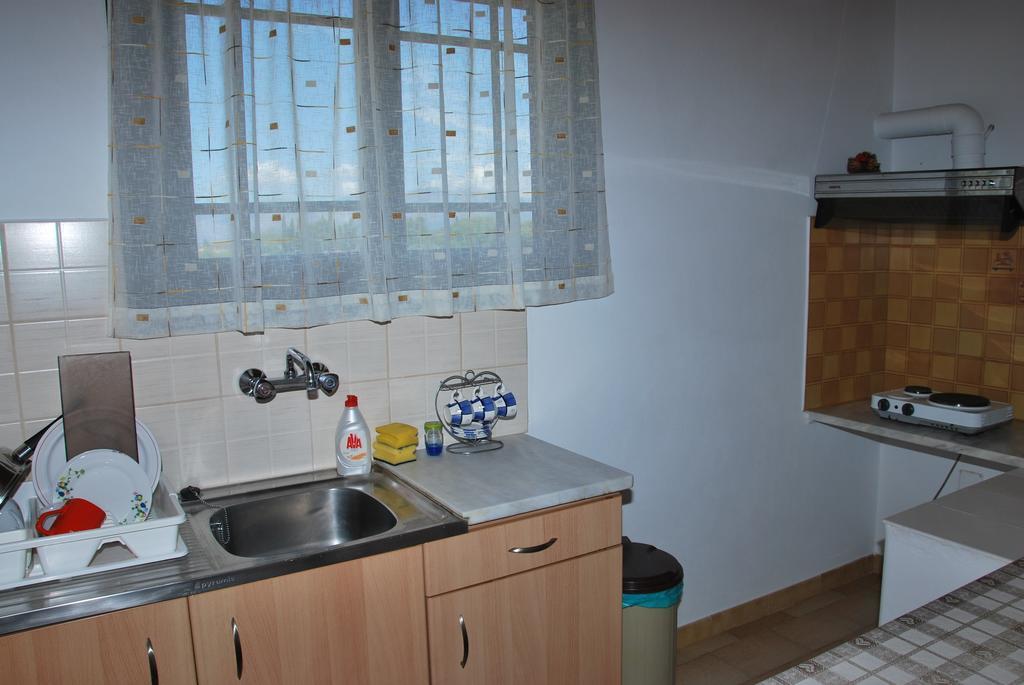 Niriton Pension Nydri  Room photo