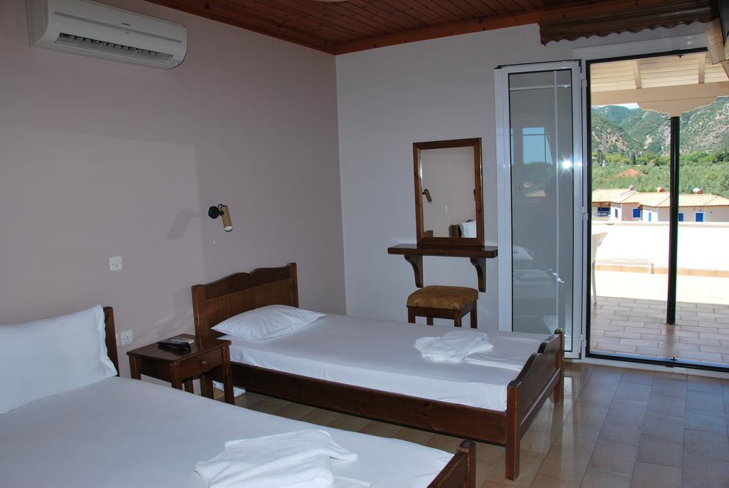 Niriton Pension Nydri  Room photo