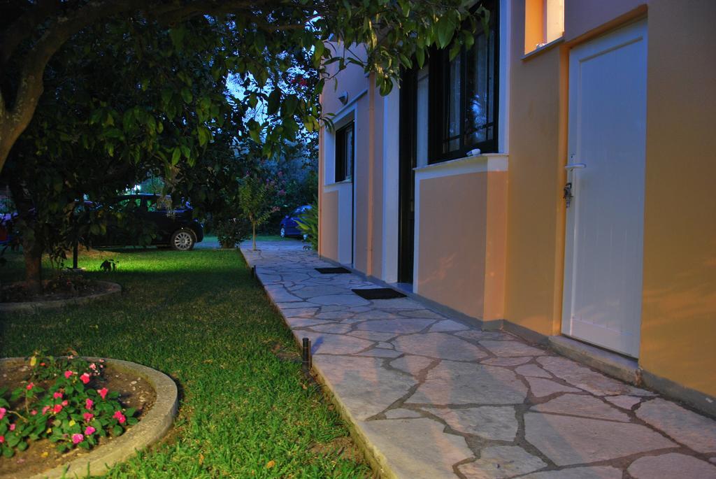 Niriton Pension Nydri  Exterior photo