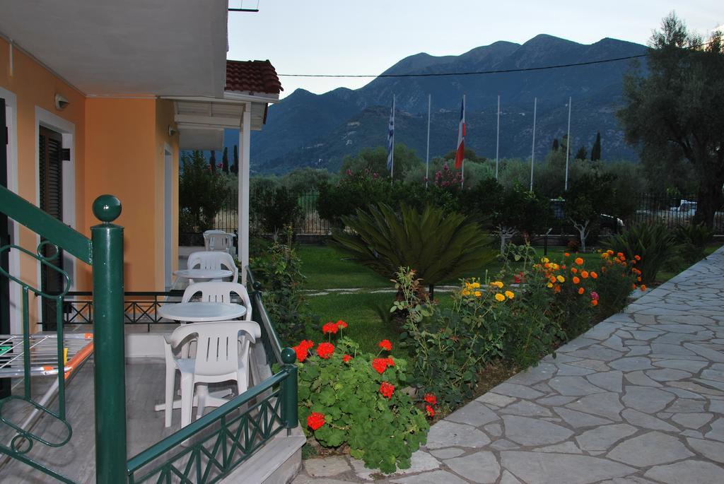 Niriton Pension Nydri  Exterior photo