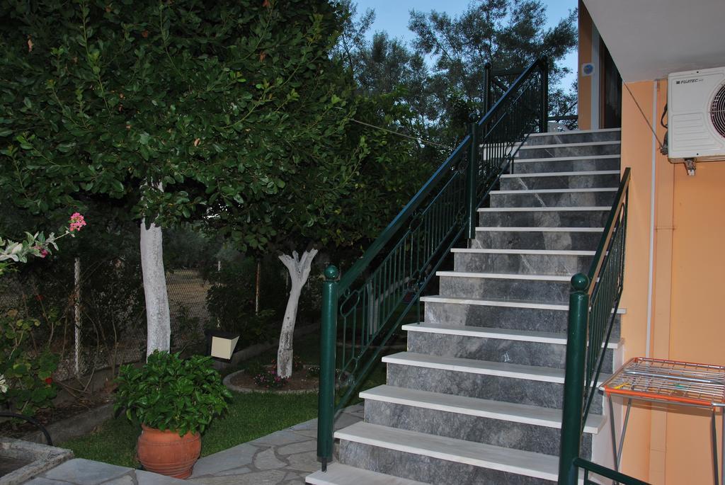 Niriton Pension Nydri  Exterior photo